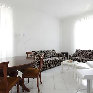 Roma 100 Mt Sea Apartment